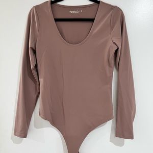 Abercrombie & Fitch Seamless Fabric Scoopneck Bodysuit | Size M